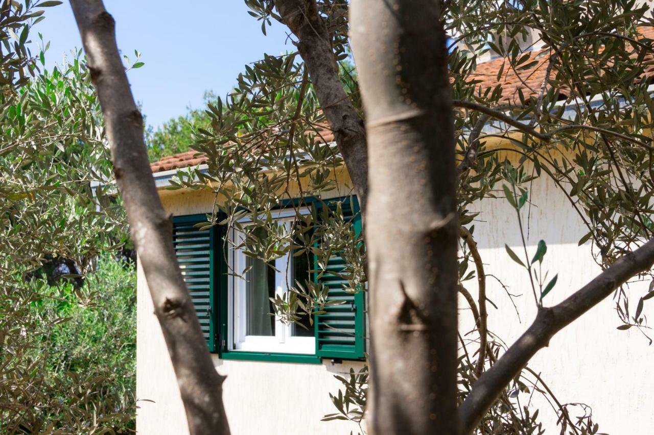Holiday Home Laurea Supetar Bagian luar foto