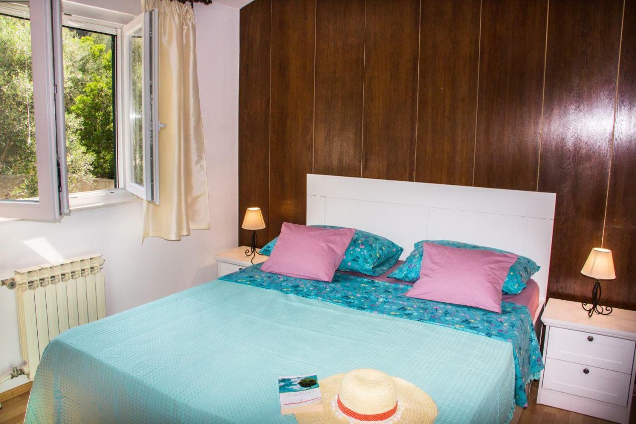 Holiday Home Laurea Supetar Bagian luar foto