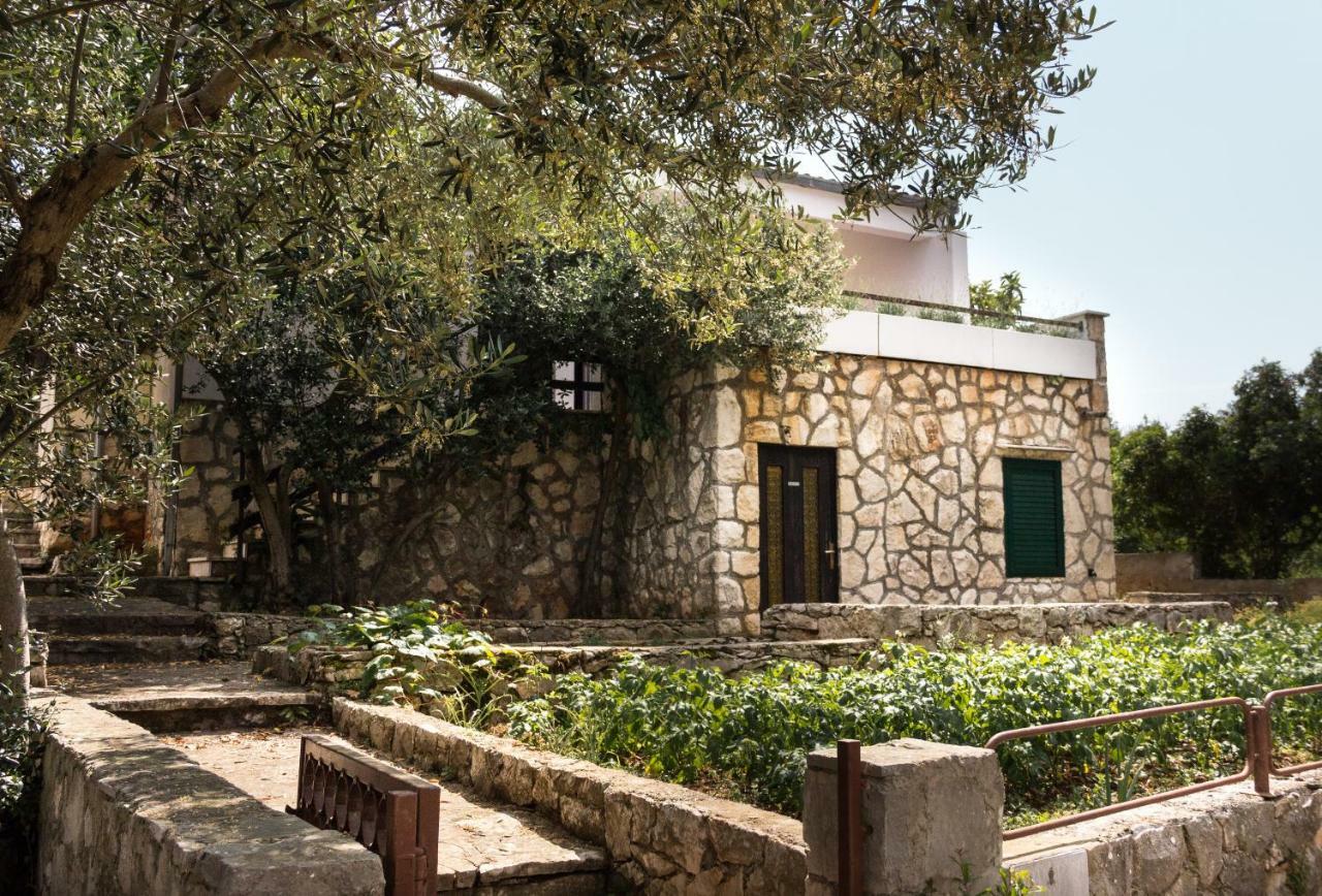 Holiday Home Laurea Supetar Bagian luar foto